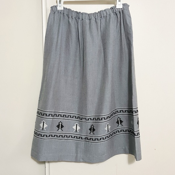 Vintage Gray Embroidered Skirt M - Picture 3 of 8